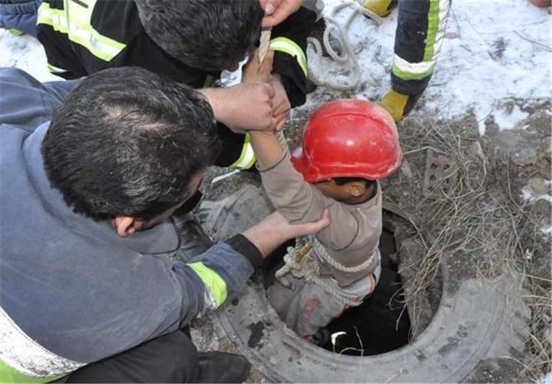 نجات کودک گرفتار در چاه ۱۶۰ متری پس از ۸ساعت